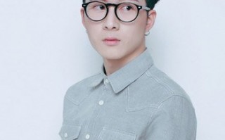 男大学生适合戴什么眼镜，男大学生适合戴什么眼镜好看